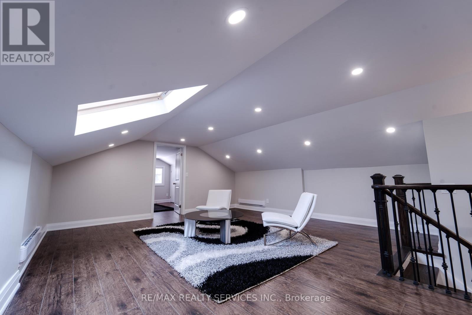 Photo 19 of 885 Glen Cedar Drive, Selwyn ON