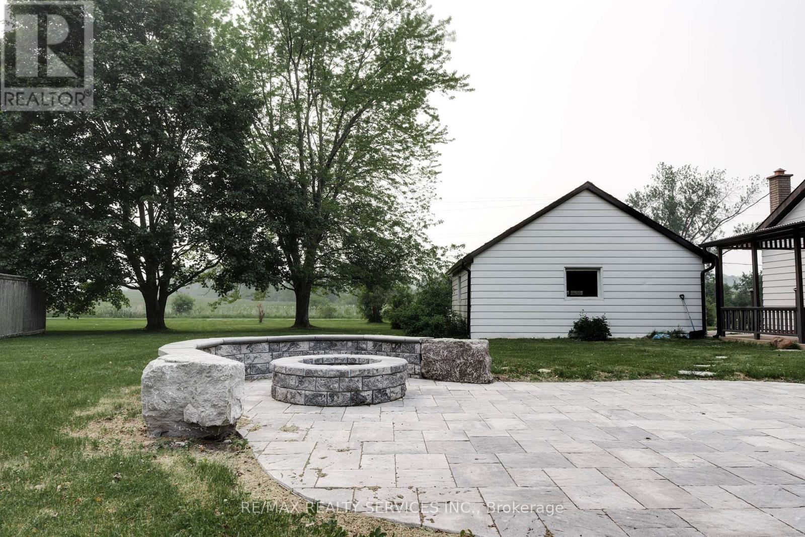Photo 26 of 885 Glen Cedar Drive, Selwyn ON
