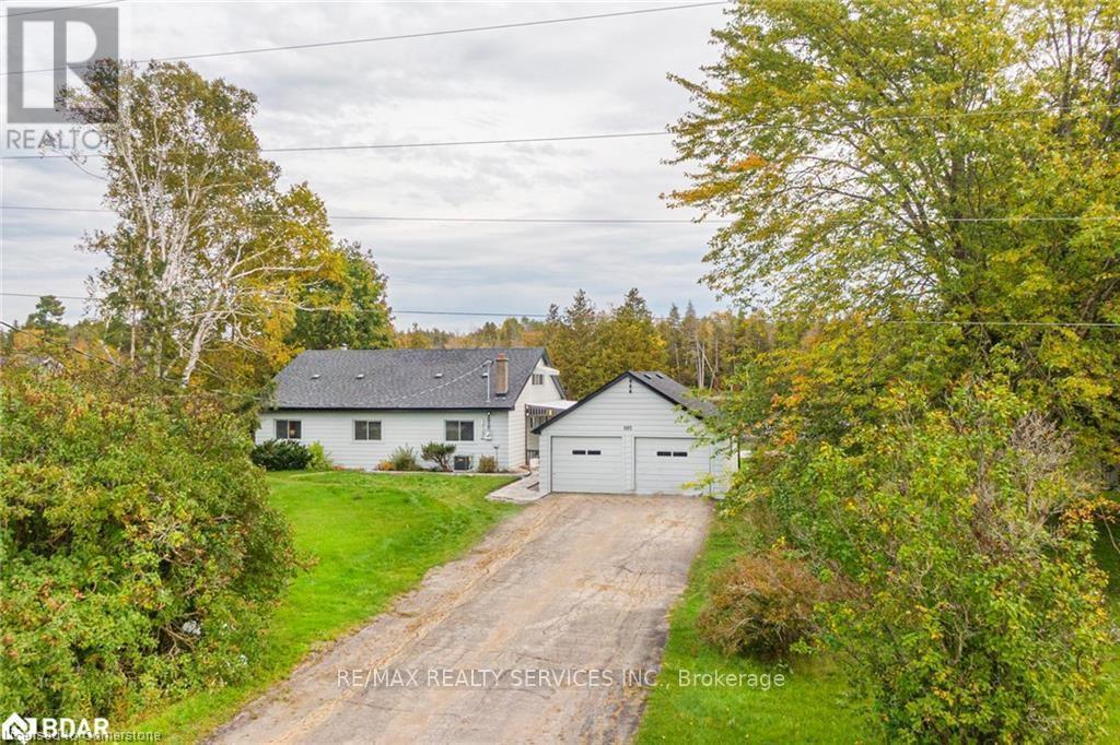 Photo 4 of 885 Glen Cedar Drive, Selwyn ON