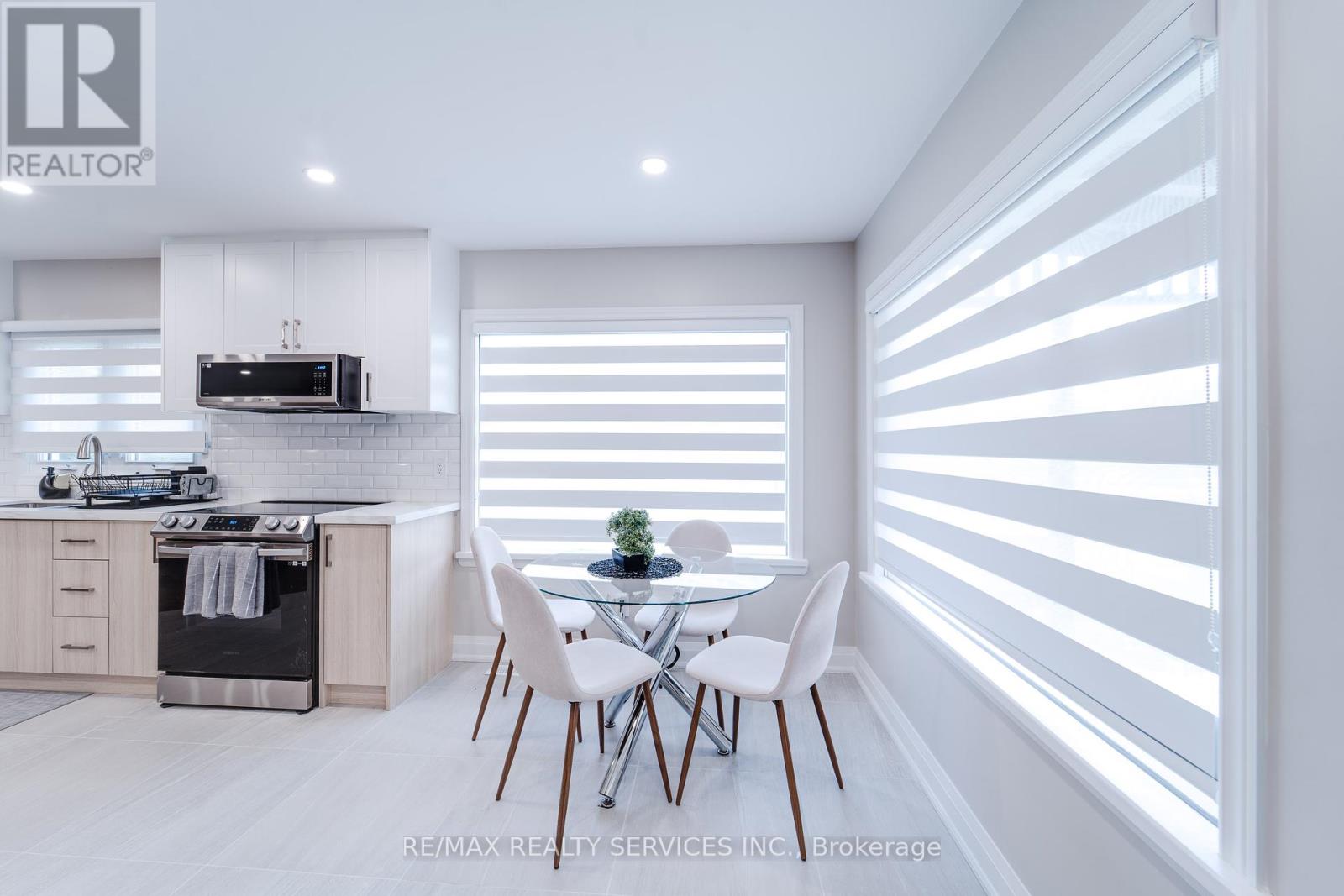 Photo 9 of 885 Glen Cedar Drive, Selwyn ON