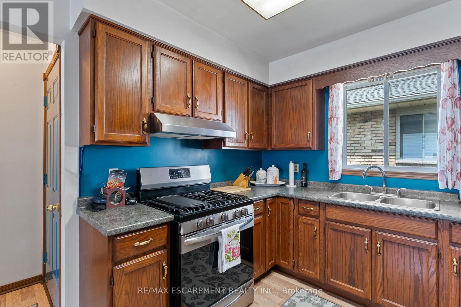 Photo 11 of 53 Northridge Drive, West Lincoln ON
