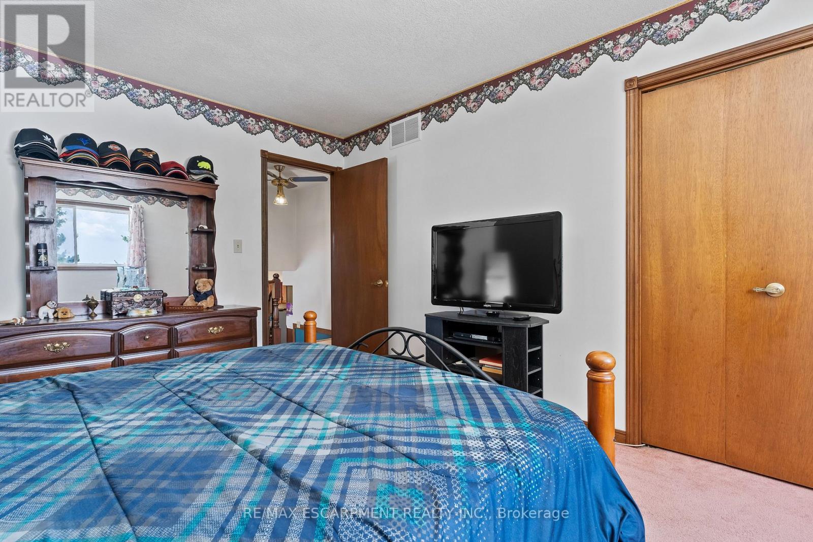 Photo 14 of 53 Northridge Drive, West Lincoln ON
