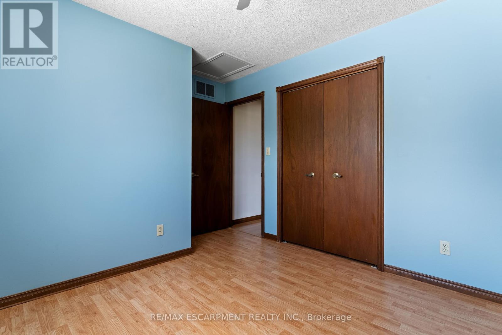 Photo 16 of 53 Northridge Drive, West Lincoln ON