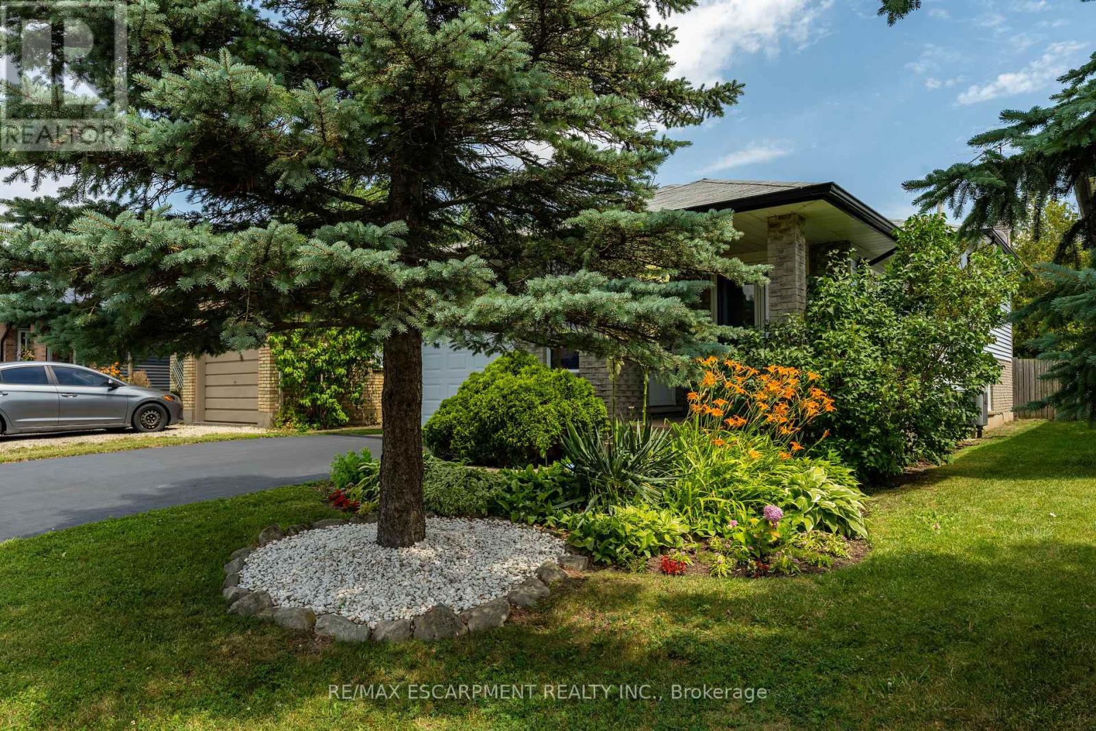 Photo 2 of 53 Northridge Drive, West Lincoln ON