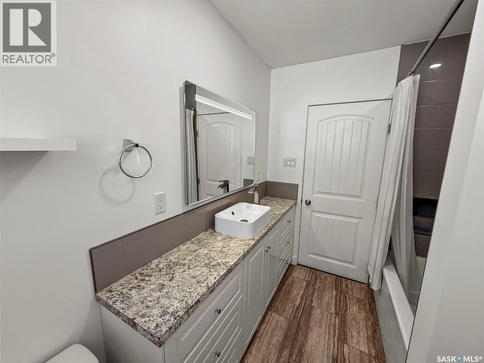 Photo 18 of 201 Conlin Drive, Swift Current SK