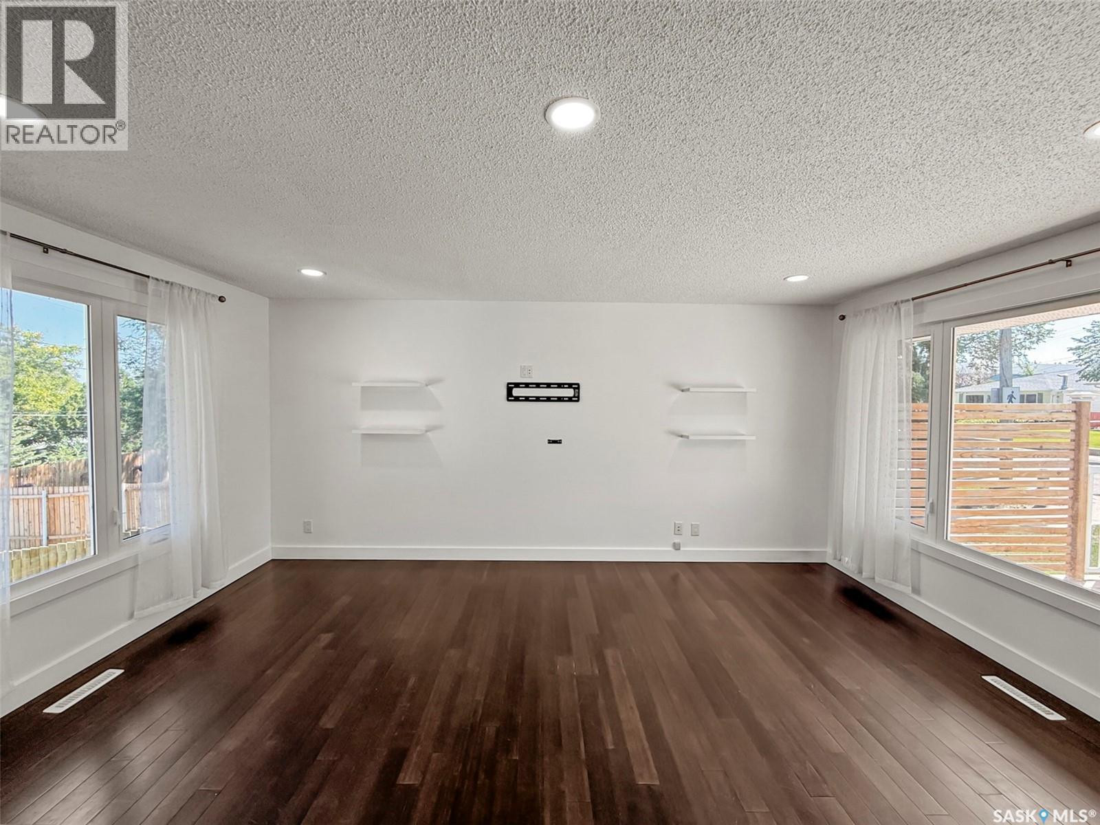 Photo 5 of 201 Conlin Drive, Swift Current SK
