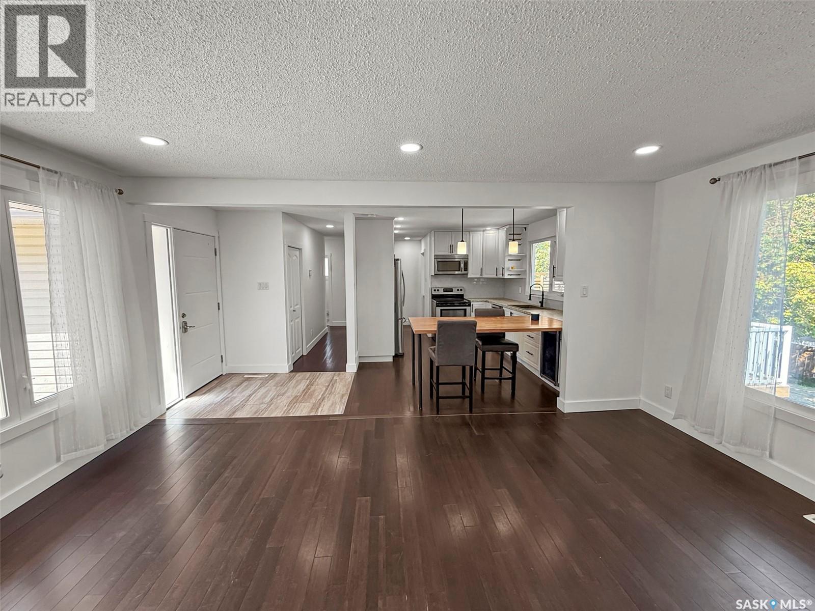 Photo 3 of 201 Conlin Drive, Swift Current SK