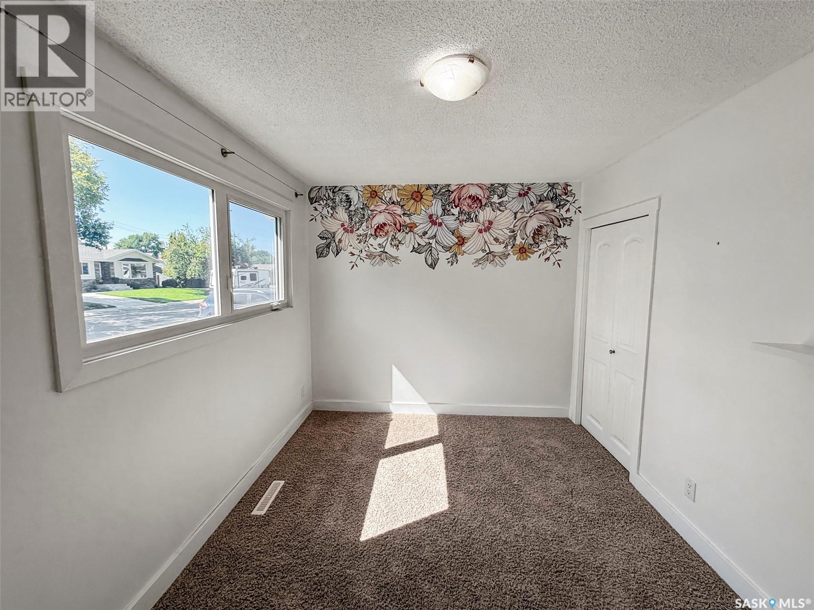 Photo 20 of 201 Conlin Drive, Swift Current SK