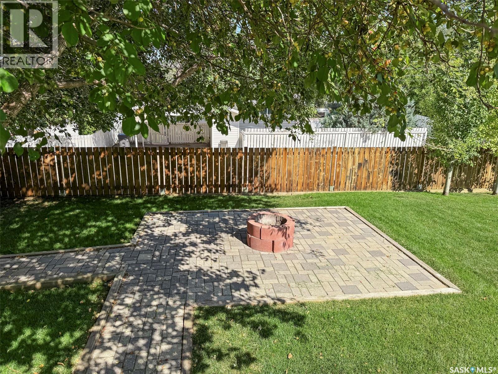 Photo 38 of 201 Conlin Drive, Swift Current SK