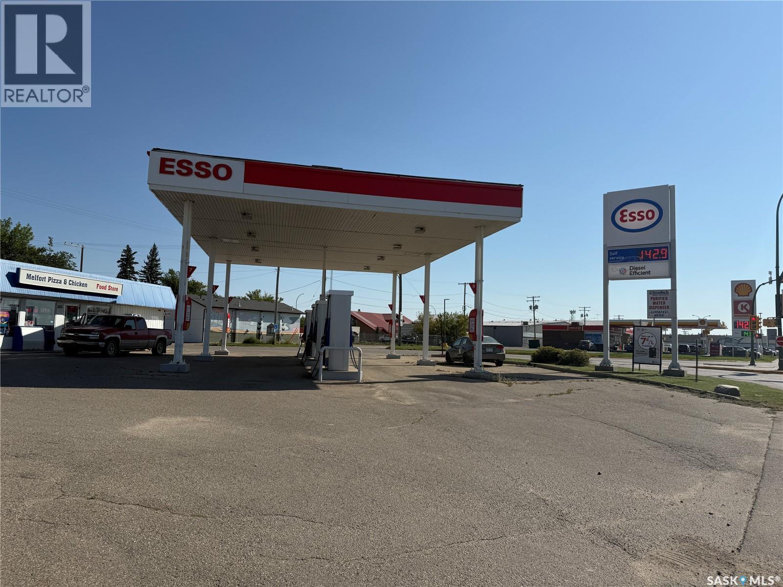 Photo 3 of 300 Saskatchewan Drive W, Melfort SK