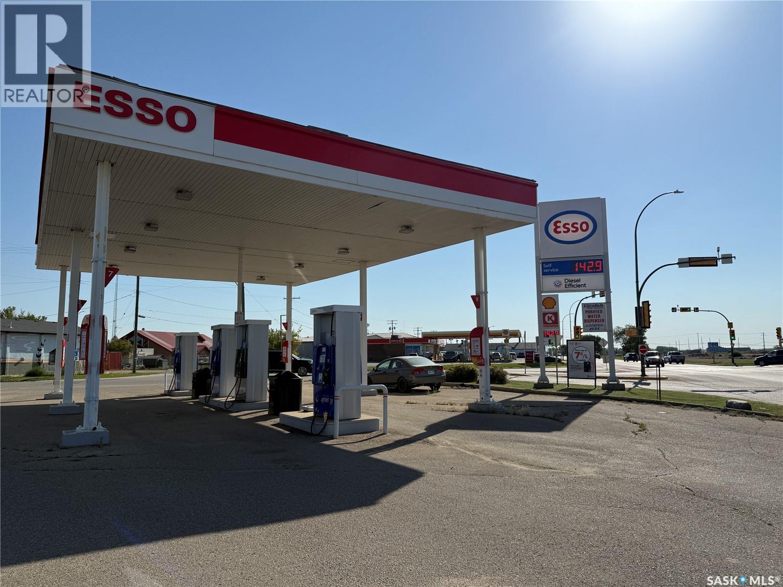 Photo 4 of 300 Saskatchewan Drive W, Melfort SK