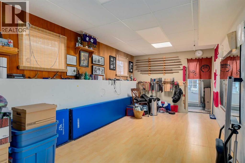 Photo 25 of 27 Winchester Crescent Sw, Calgary AB