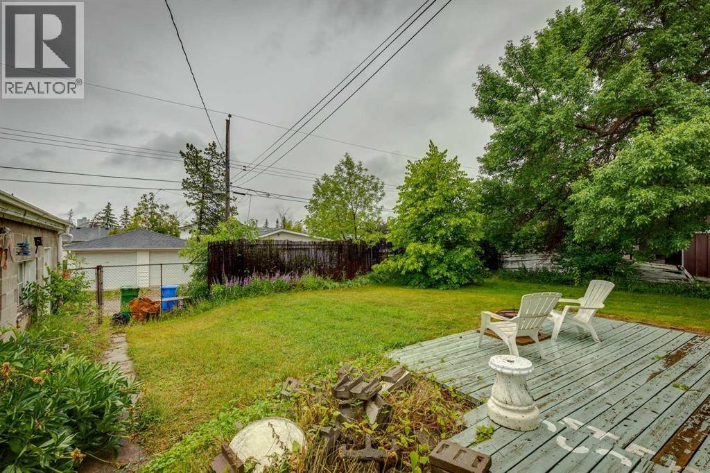 Photo 31 of 27 Winchester Crescent Sw, Calgary AB