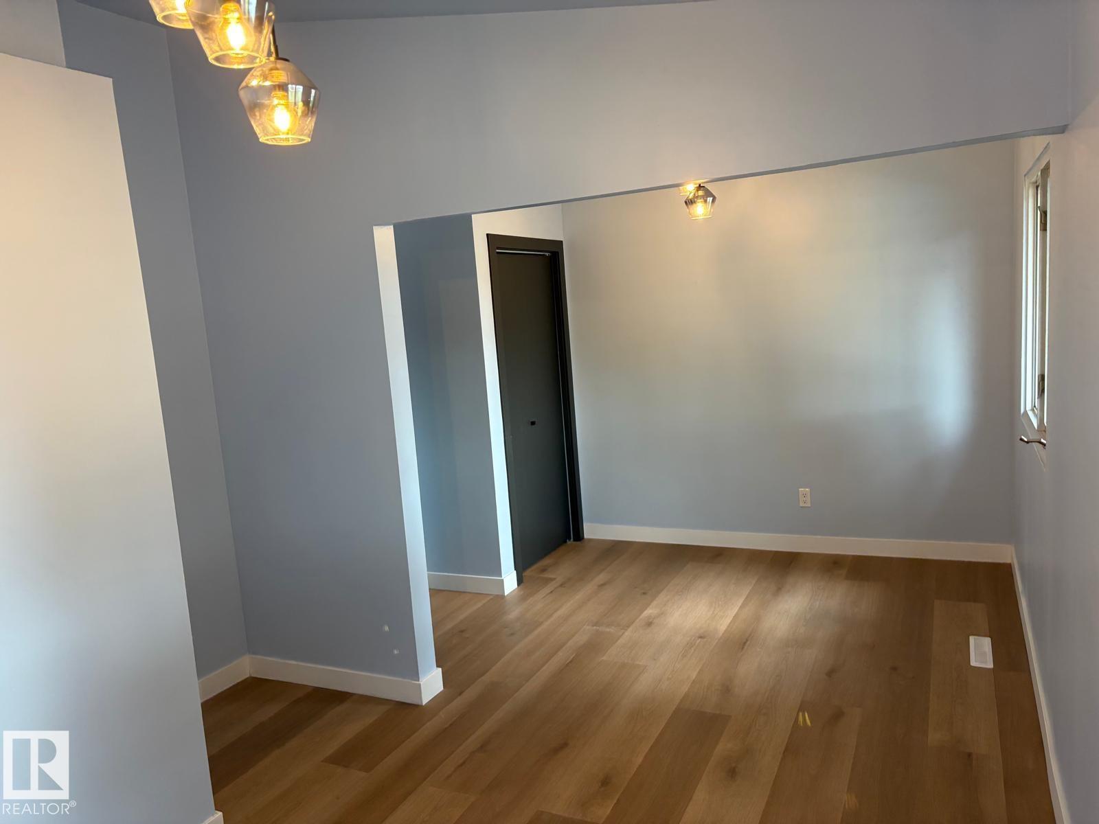 Photo 12 of 6808 95 Av Nw Nw, Edmonton AB