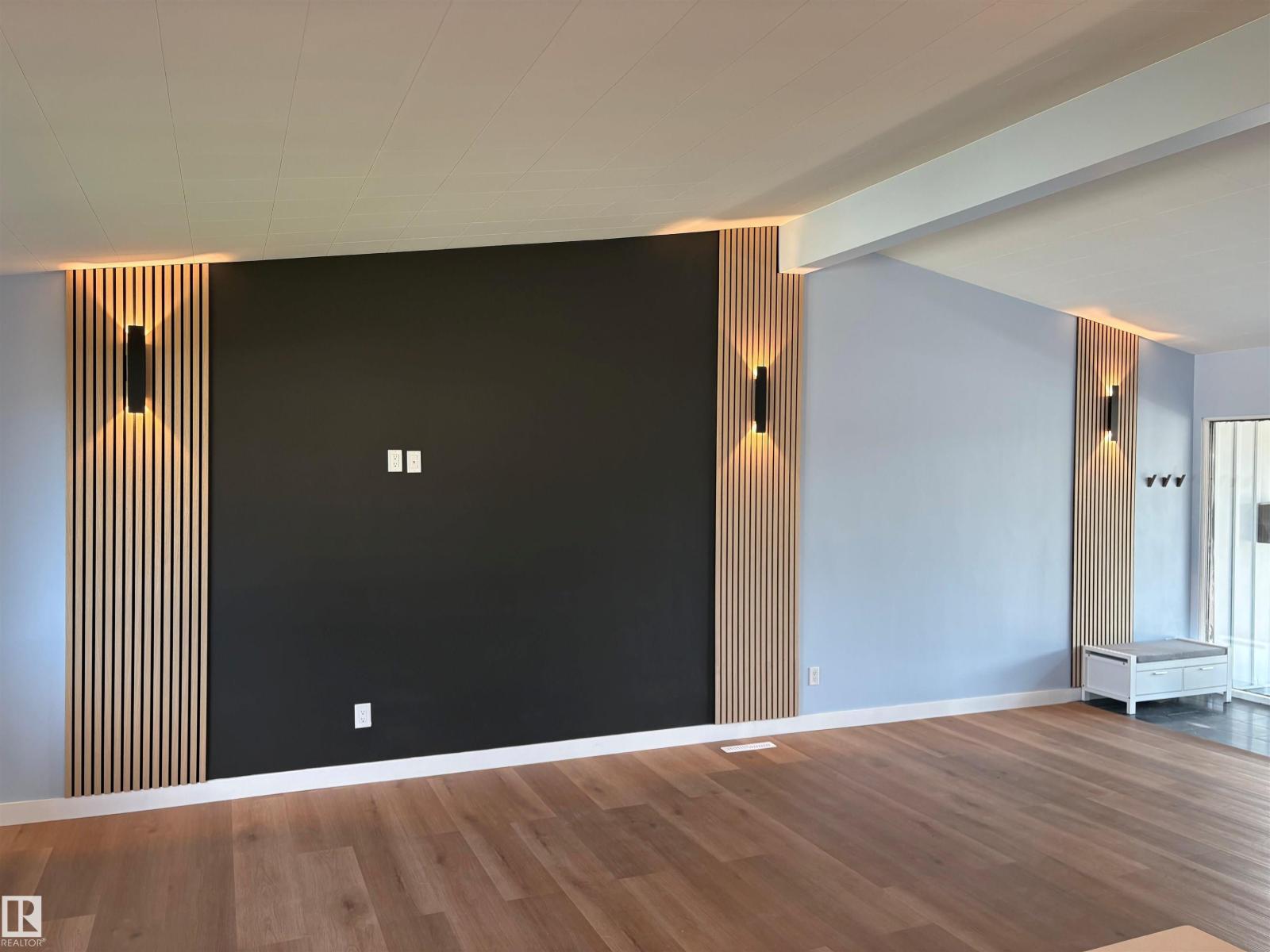 Photo 8 of 6808 95 Av Nw Nw, Edmonton AB