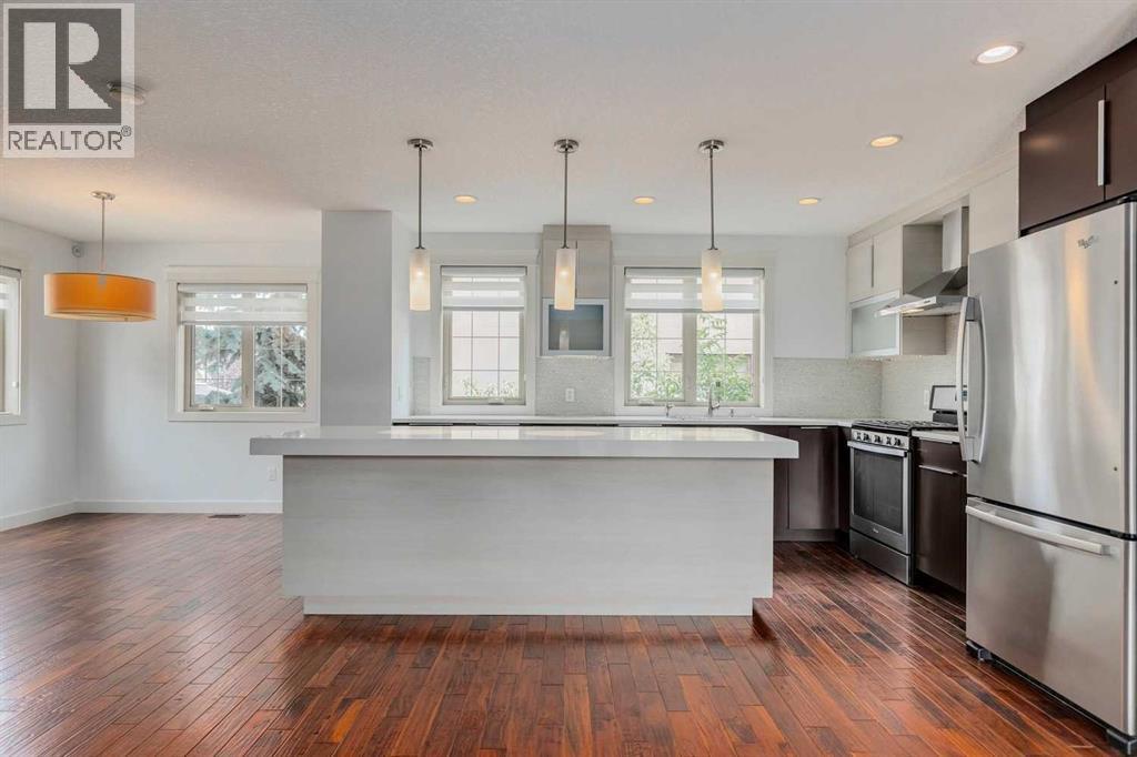 Photo 3 of 3610 19 Avenue Sw, Calgary AB
