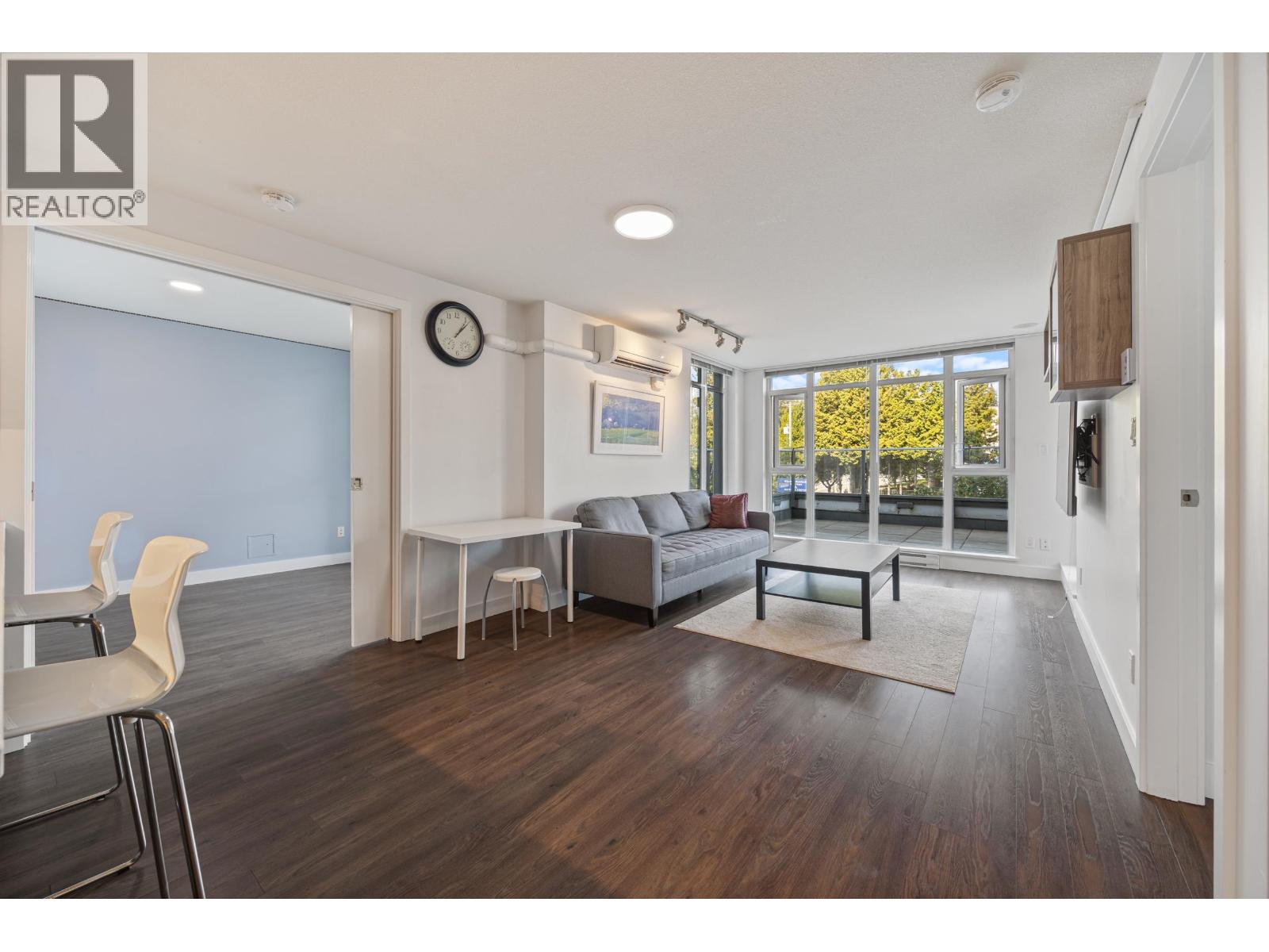 Photo 11 of 305 958 Ridgeway Avenue, Coquitlam BC