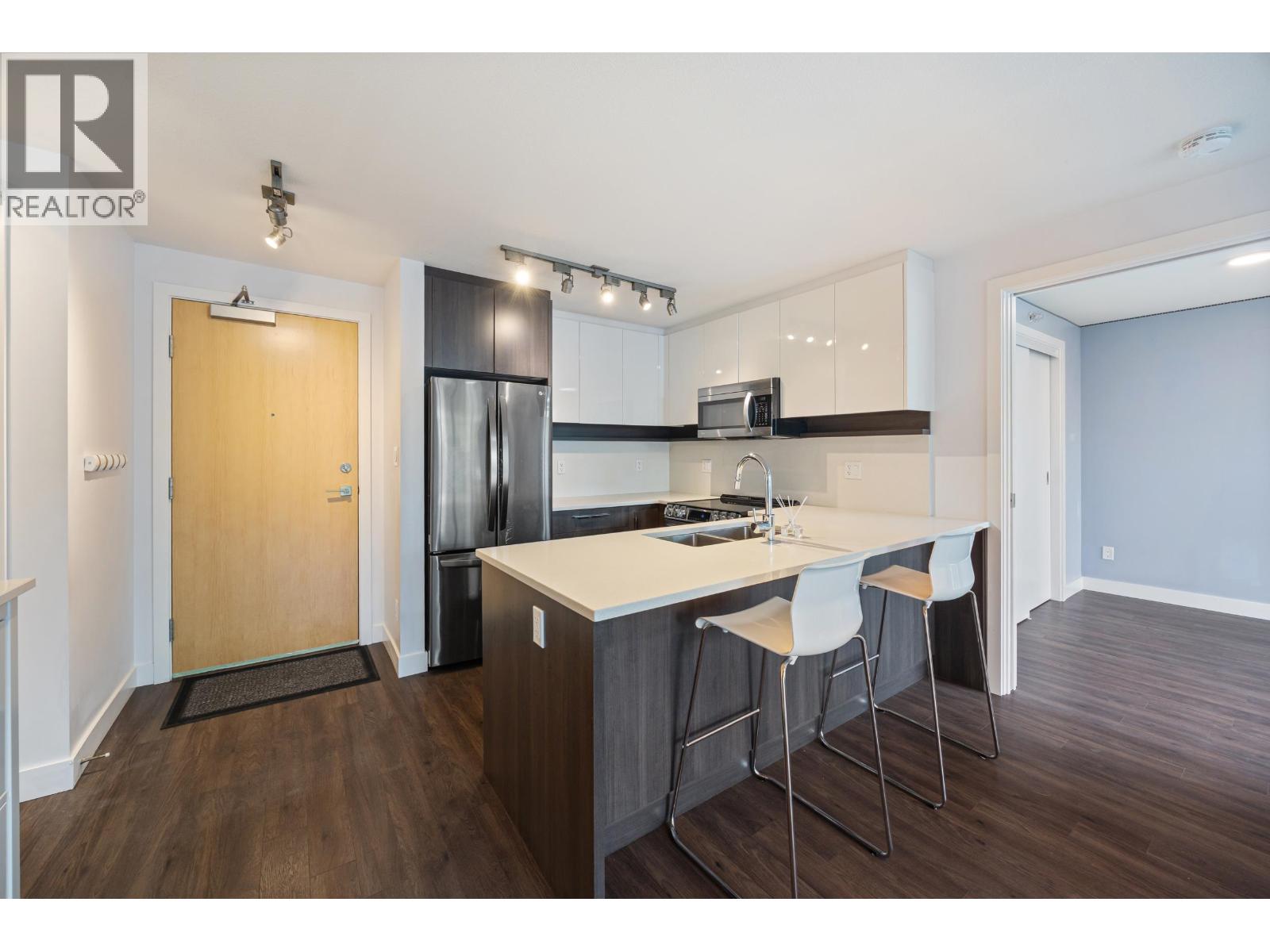 Photo 9 of 305 958 Ridgeway Avenue, Coquitlam BC