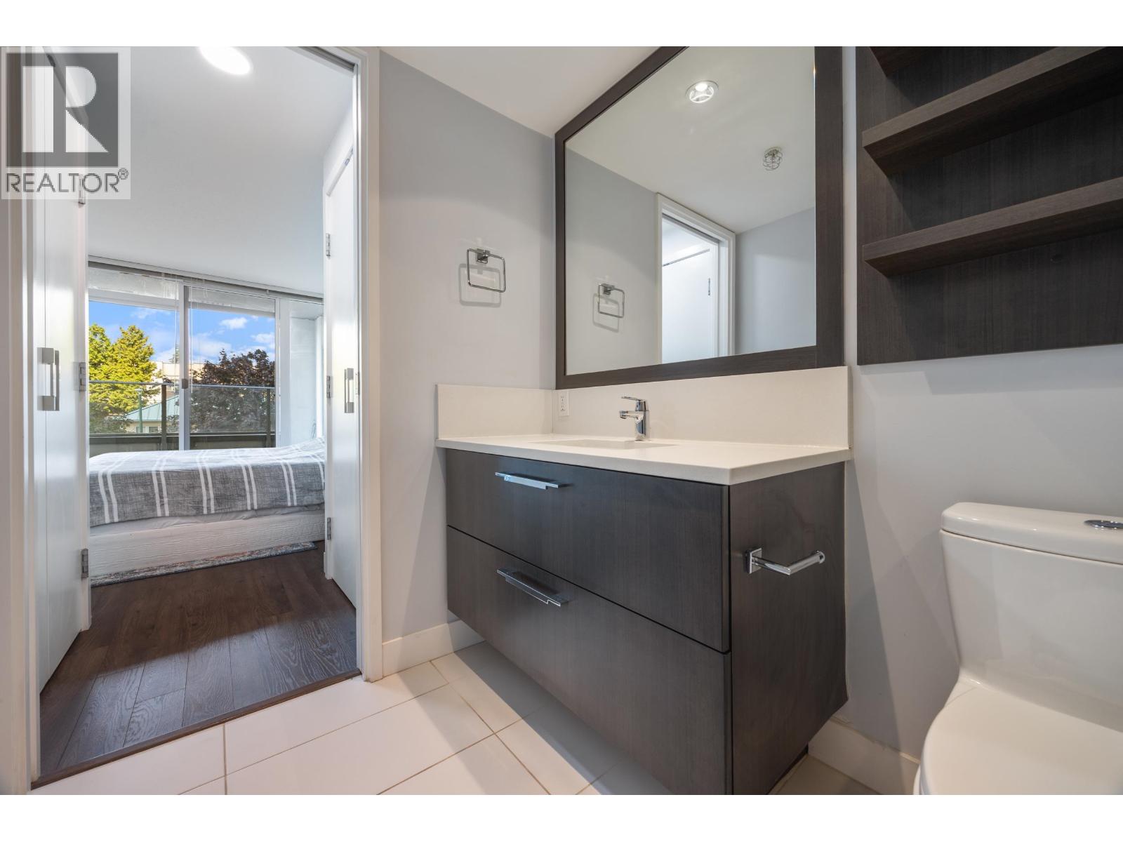Photo 25 of 305 958 Ridgeway Avenue, Coquitlam BC