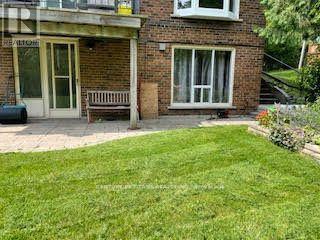 Photo 2 of 19 Skyridge Road, Toronto ON
