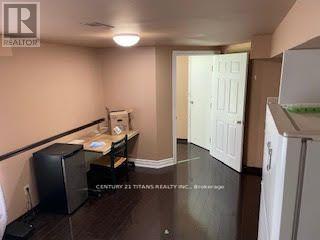 Photo 3 of 19 Skyridge Road, Toronto ON