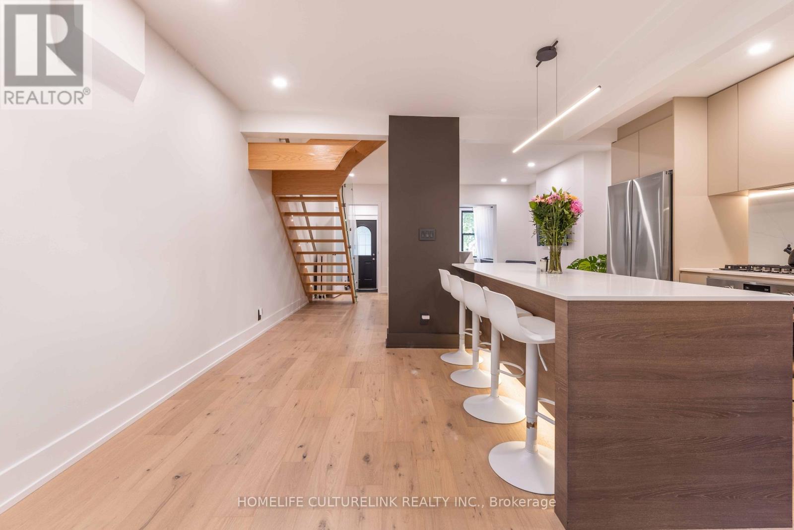 Photo 10 of 186 Ashdale Avenue, Toronto ON