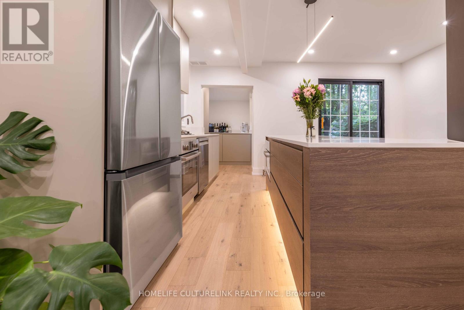 Photo 12 of 186 Ashdale Avenue, Toronto ON