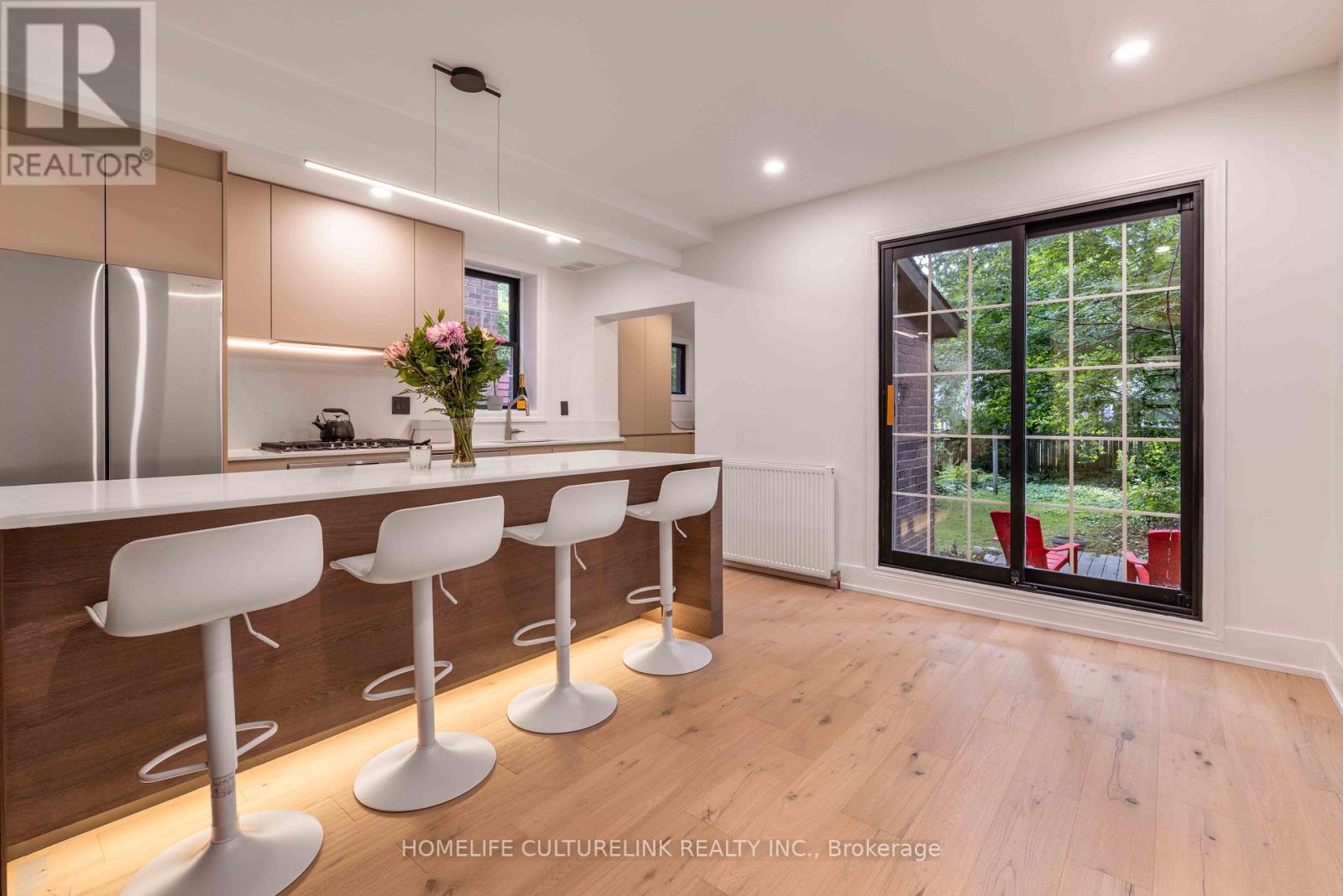 Photo 9 of 186 Ashdale Avenue, Toronto ON
