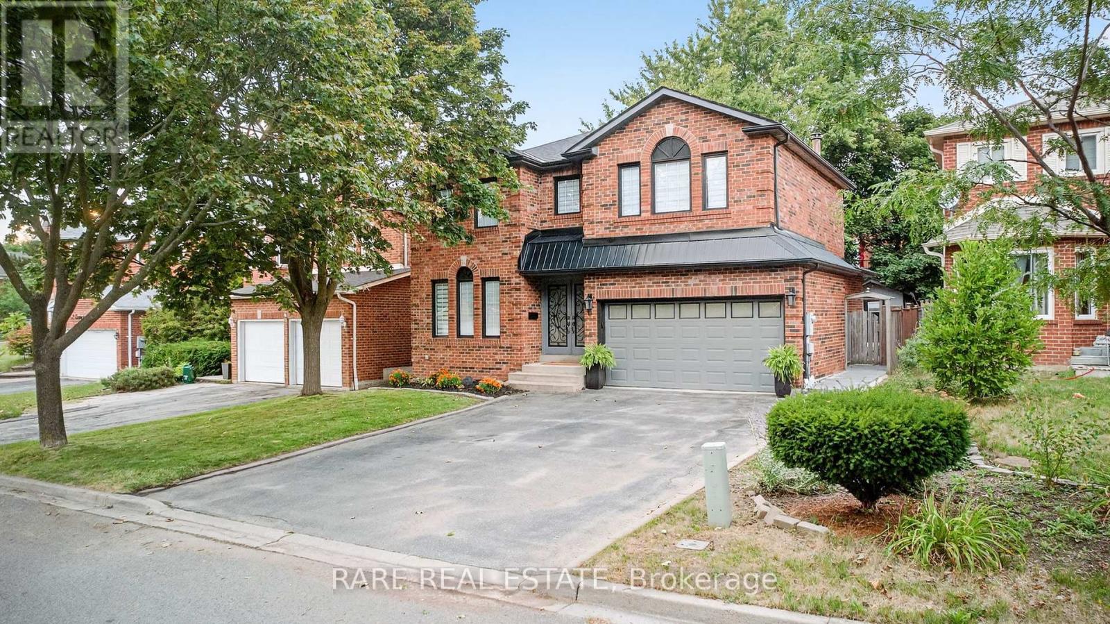 Photo 2 of 6 Carmichael Drive, Whitby ON