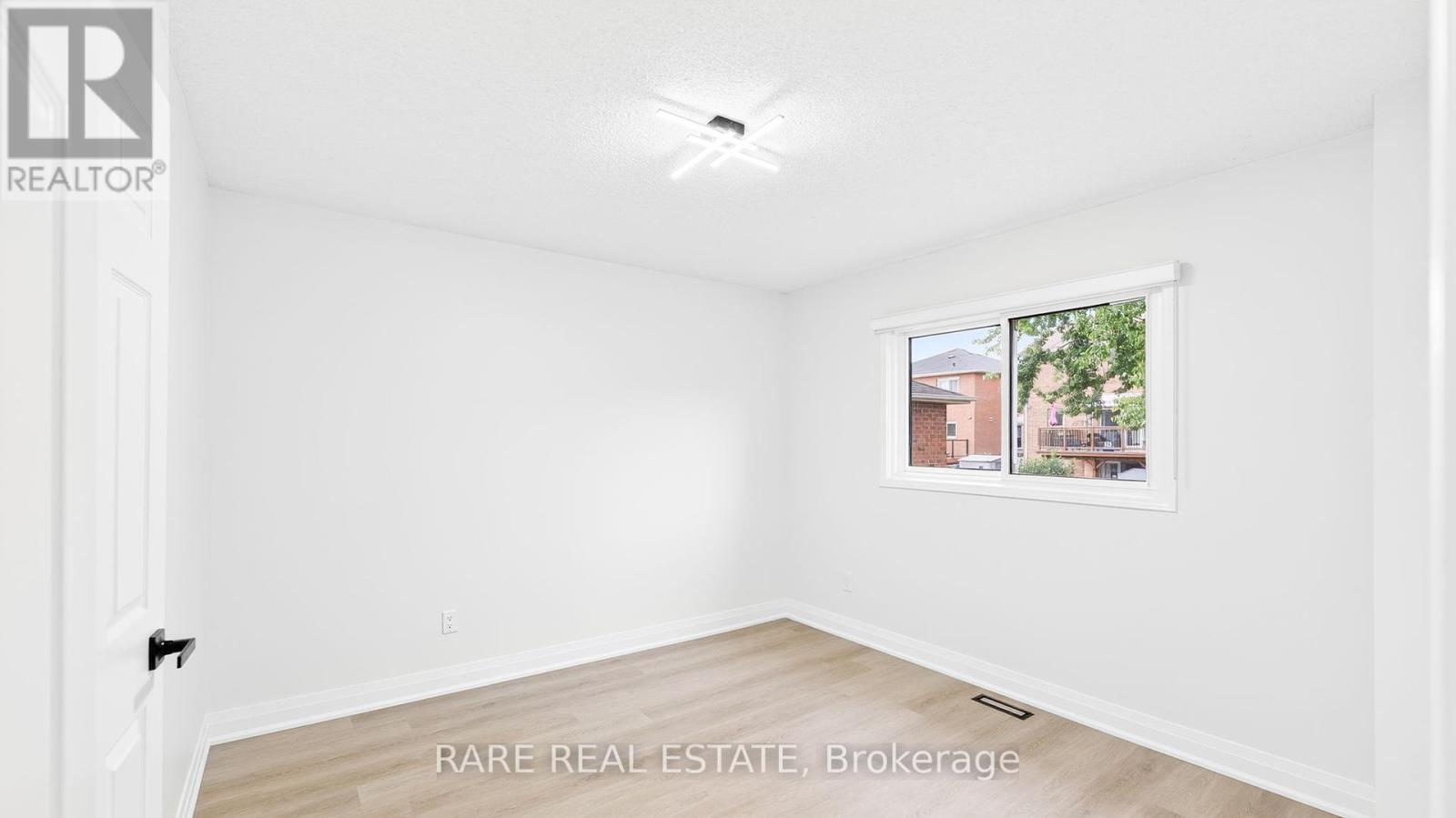 Photo 24 of 6 Carmichael Drive, Whitby ON