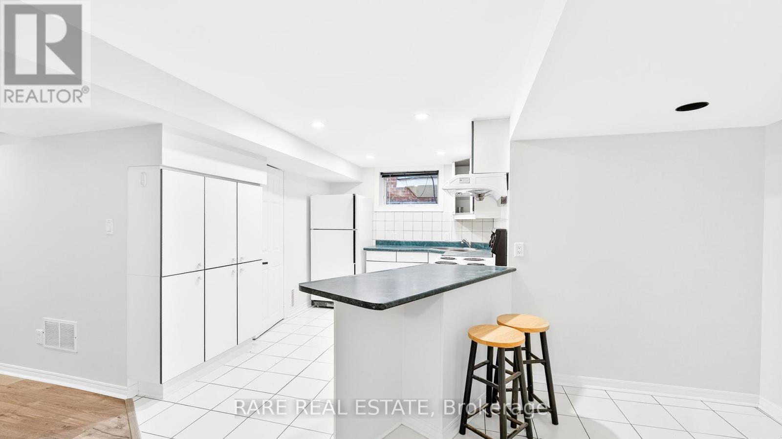 Photo 39 of 6 Carmichael Drive, Whitby ON
