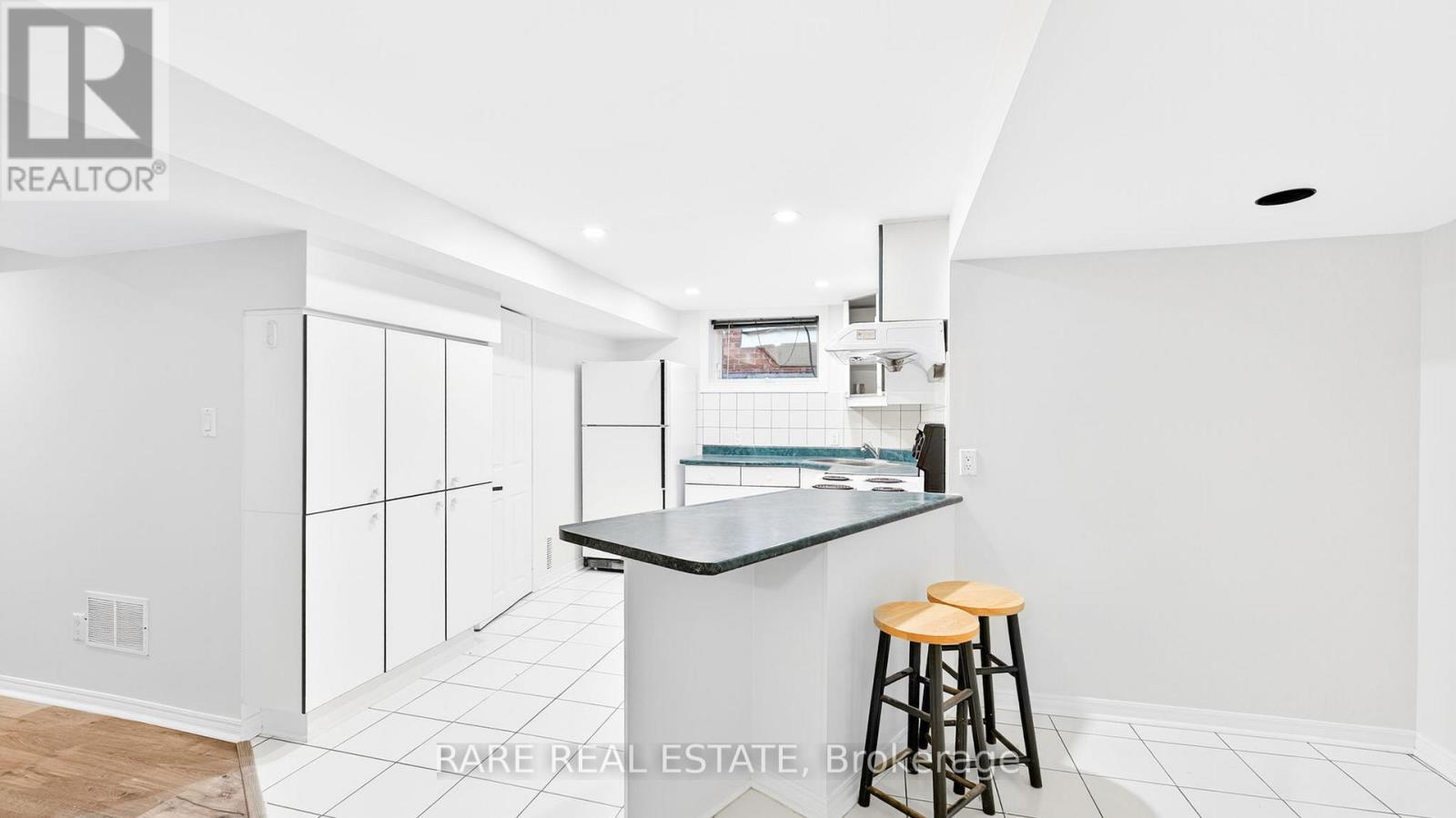 Photo 40 of 6 Carmichael Drive, Whitby ON