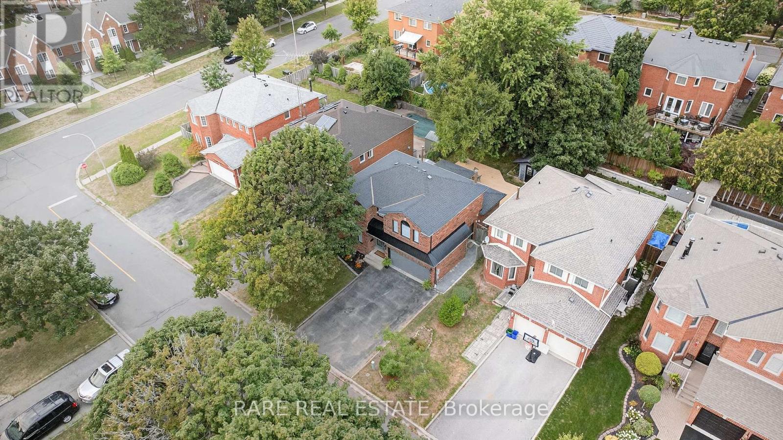 Photo 7 of 6 Carmichael Drive, Whitby ON