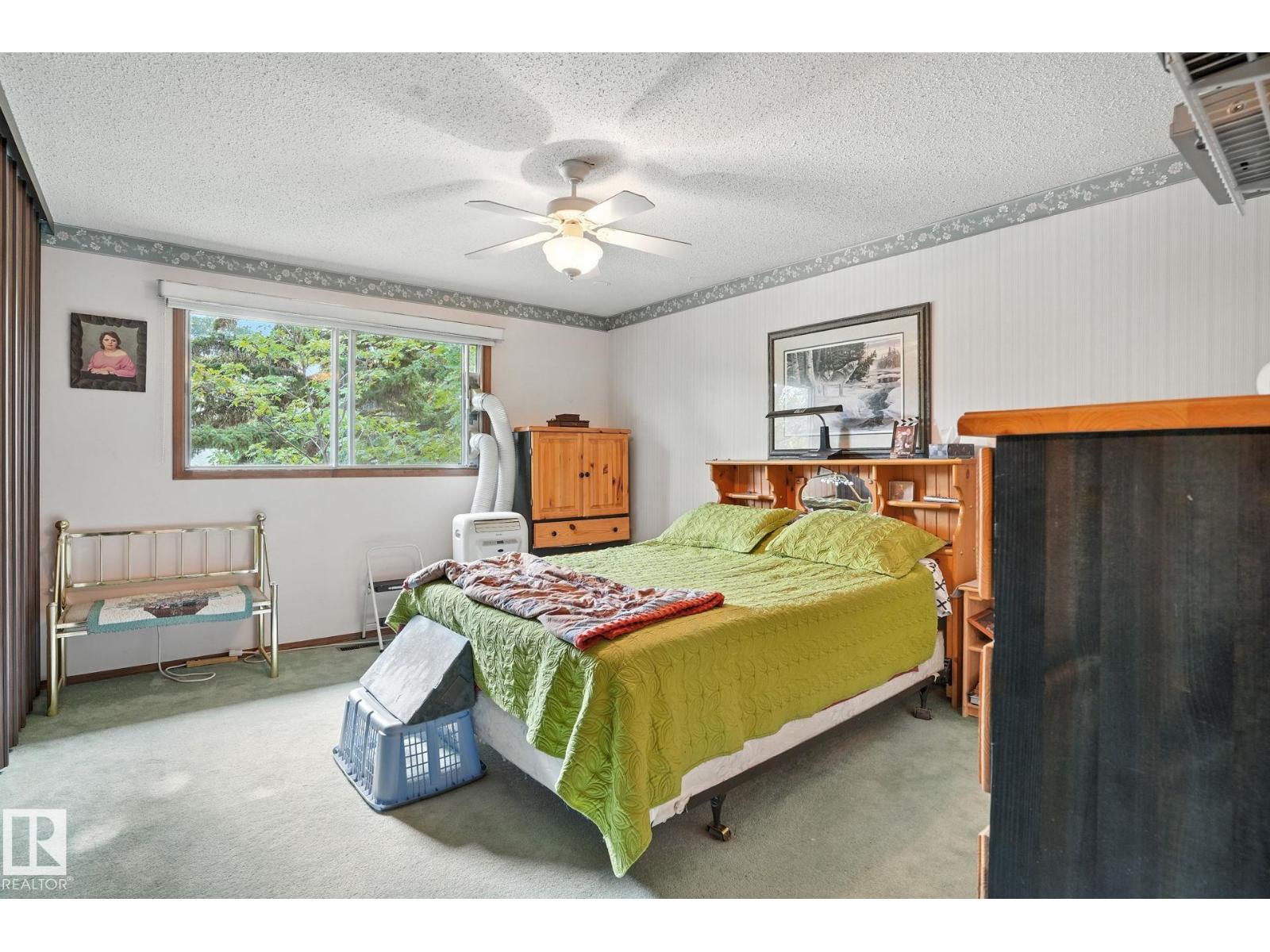 Photo 14 of 17 Marion Dr, Sherwood Park AB