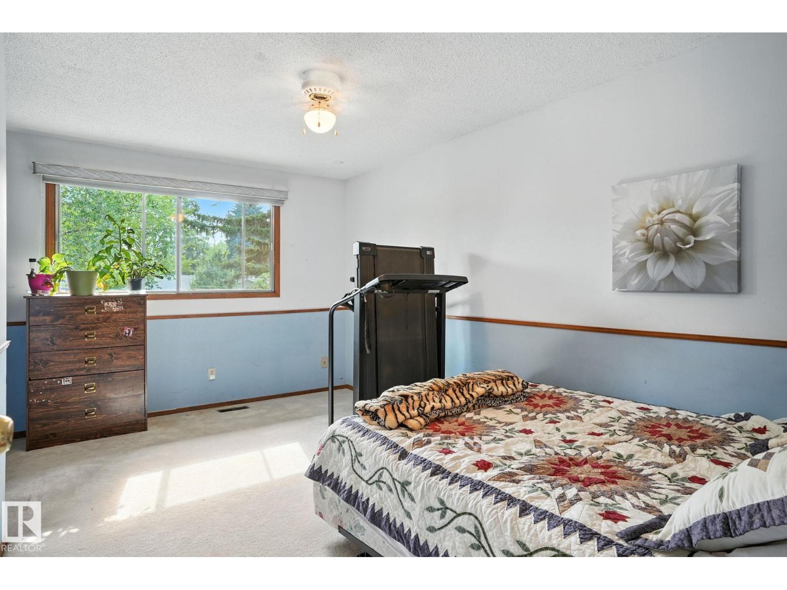 Photo 15 of 17 Marion Dr, Sherwood Park AB
