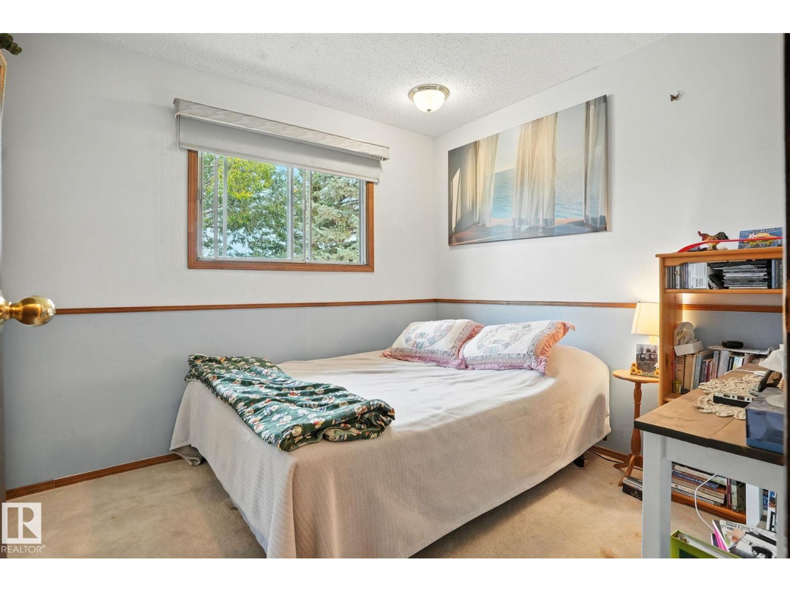 Photo 16 of 17 Marion Dr, Sherwood Park AB