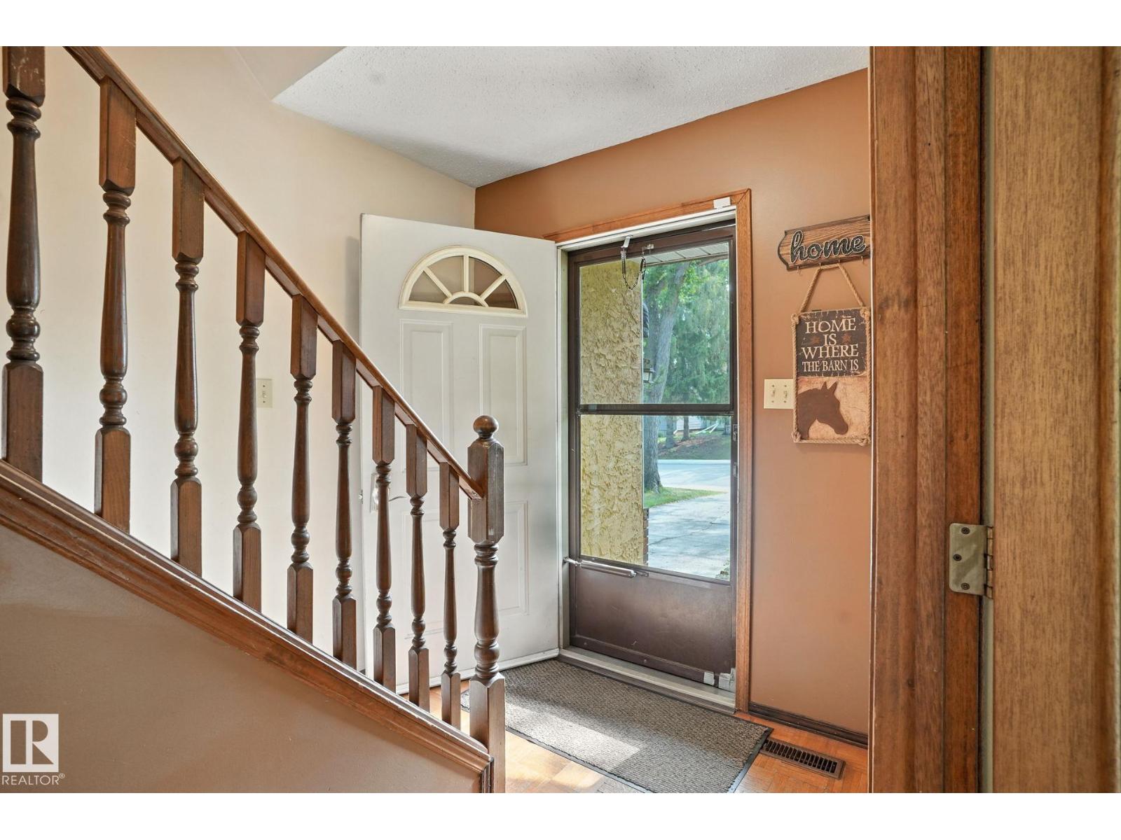 Photo 4 of 17 Marion Dr, Sherwood Park AB