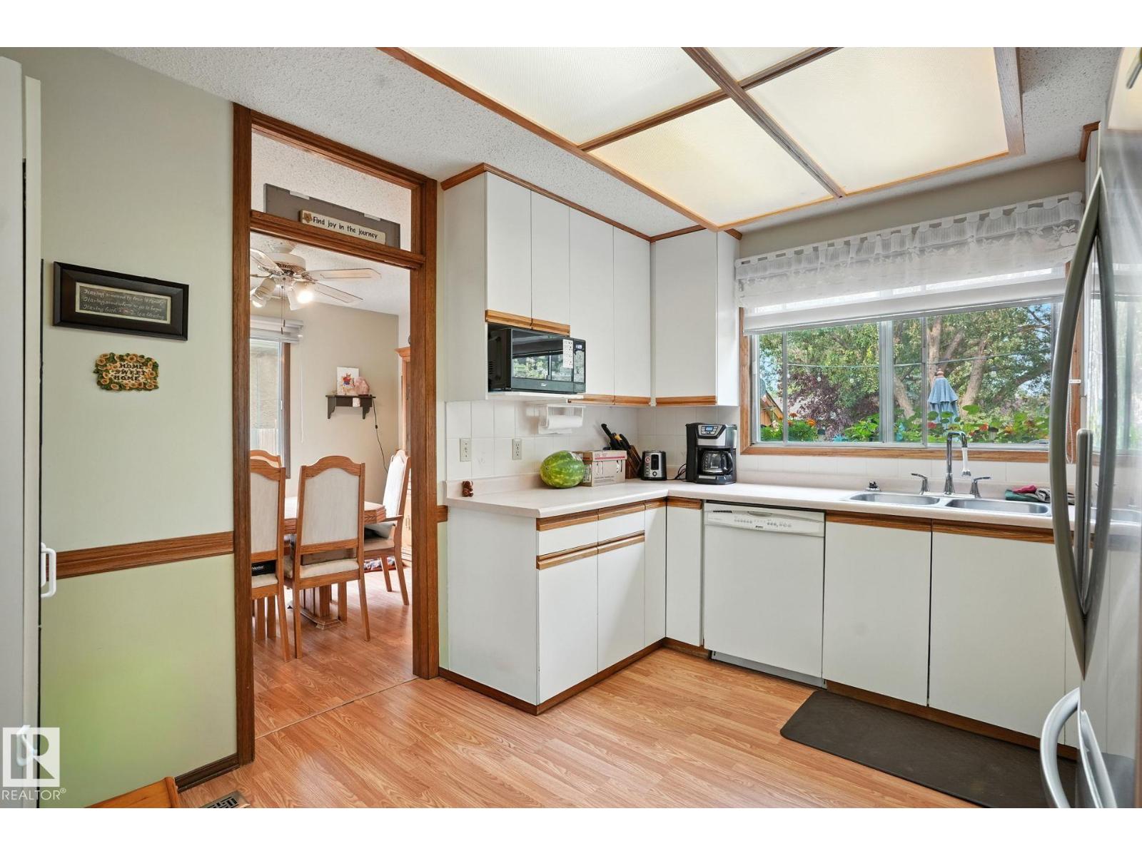 Photo 9 of 17 Marion Dr, Sherwood Park AB