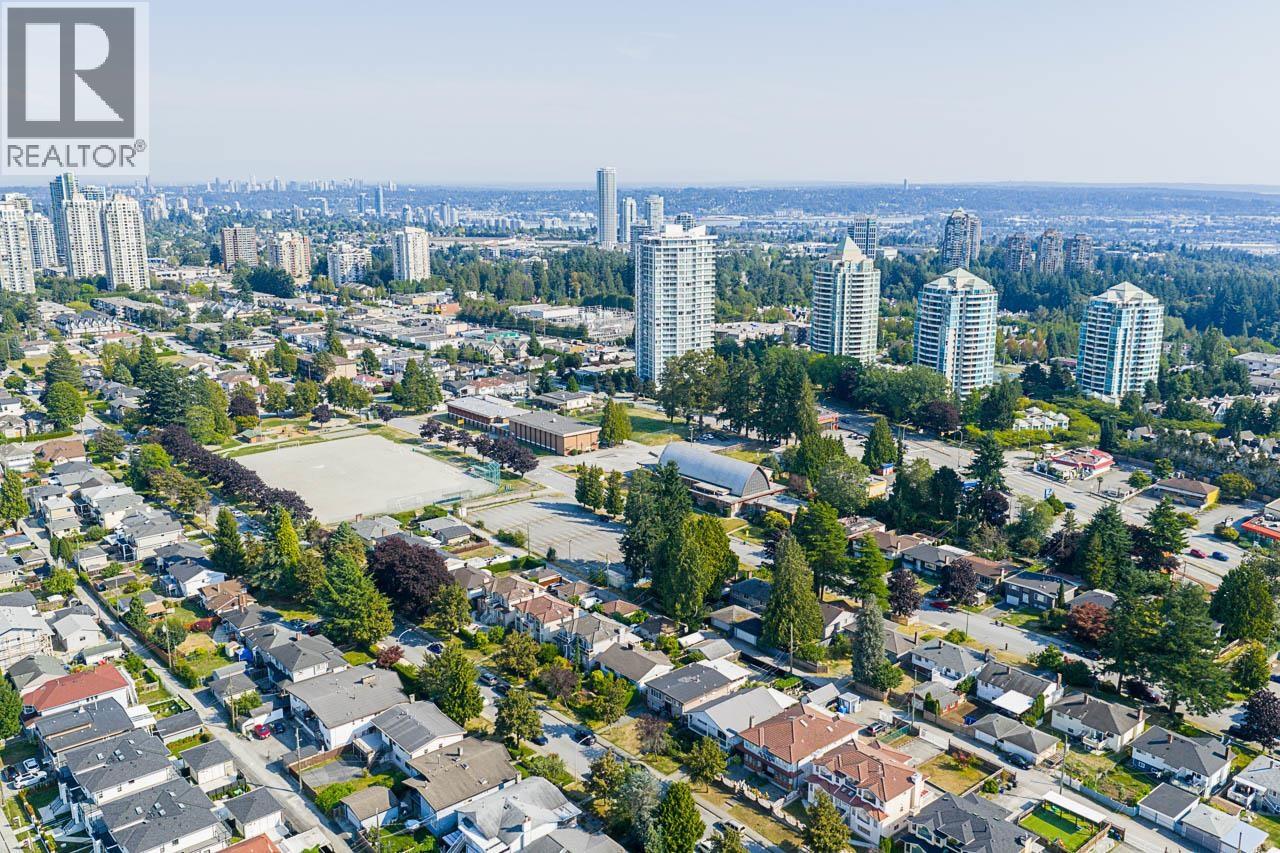 Photo 11 of 6544 Elwell Street, Burnaby BC
