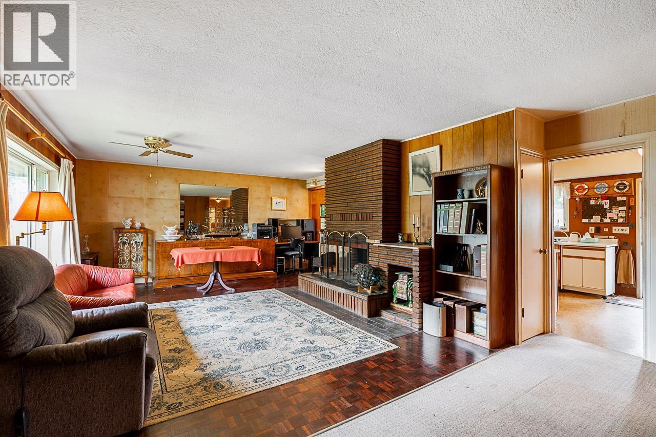 Photo 15 of 6544 Elwell Street, Burnaby BC