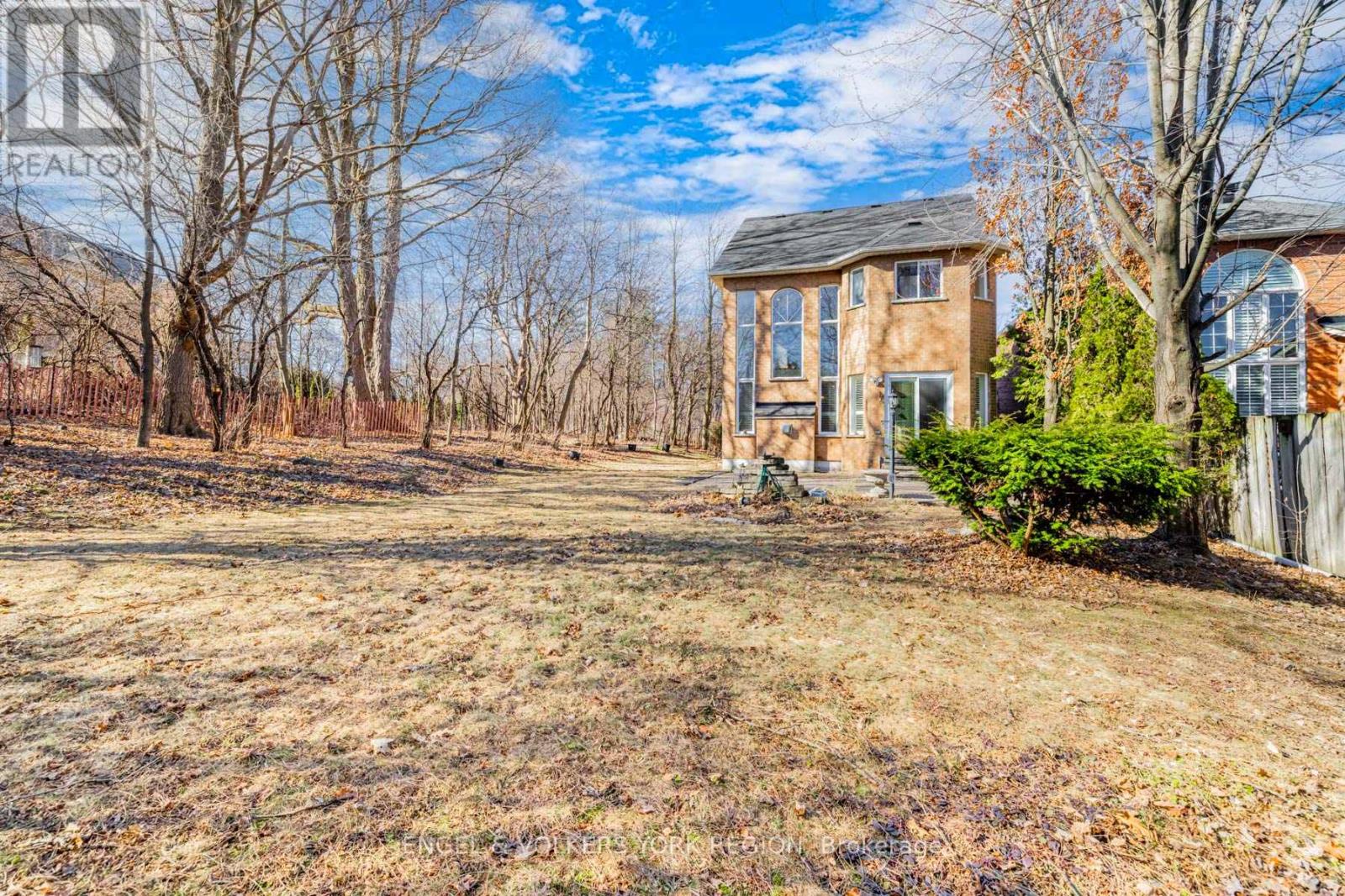 Photo 41 of 130 Old Colony Road, Richmond Hill ON