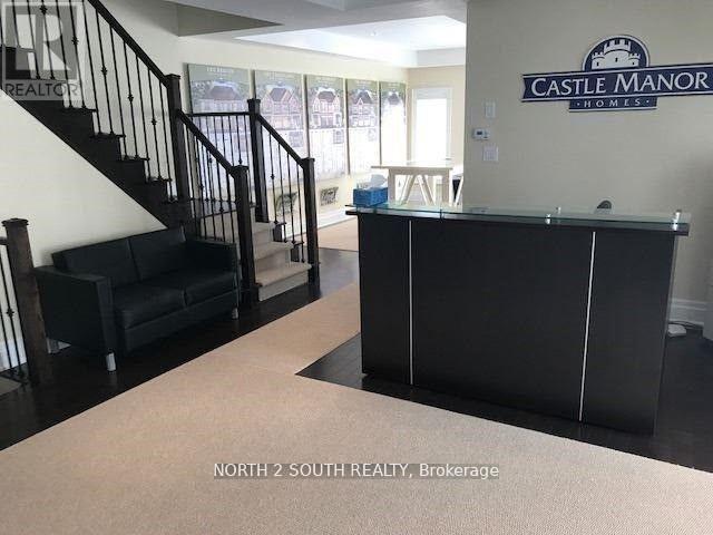 Photo 5 of 166 Gentile Circle, Vaughan ON