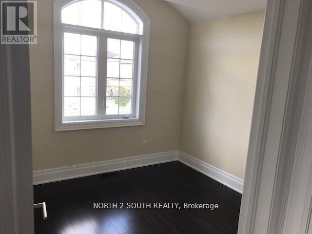 Photo 6 of 166 Gentile Circle, Vaughan ON