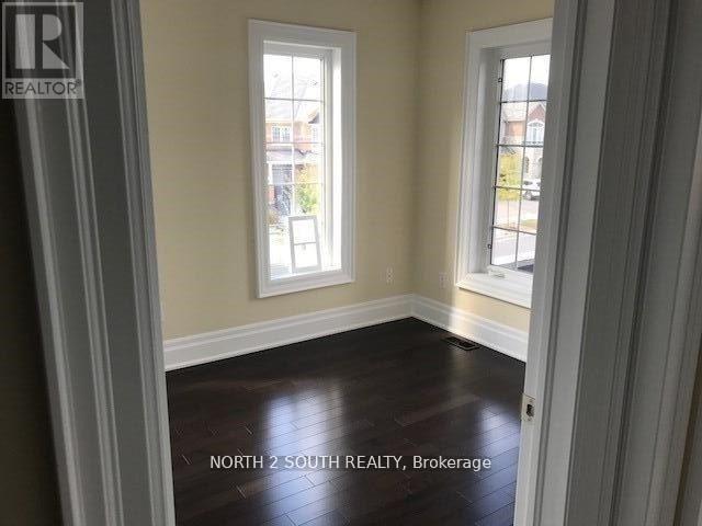 Photo 7 of 166 Gentile Circle, Vaughan ON