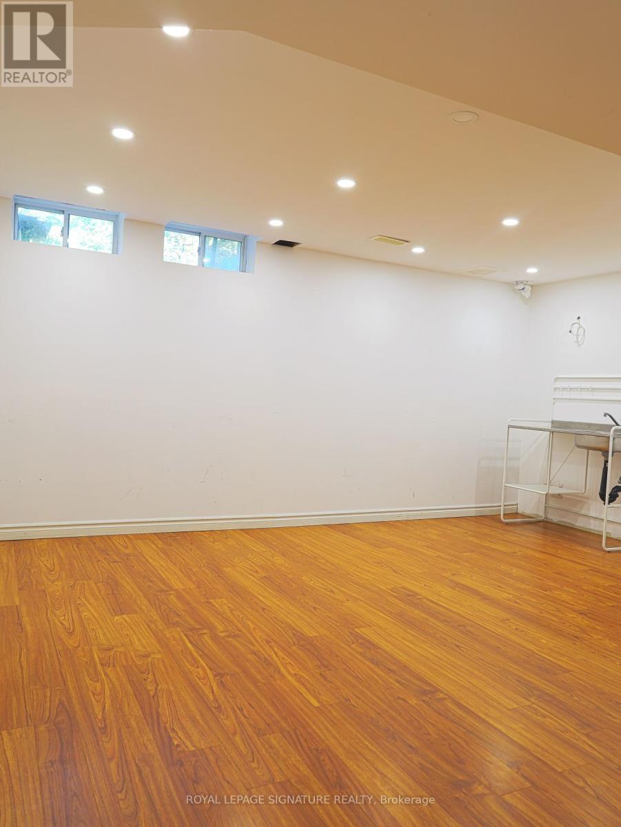 Photo 21 of 48 Billingsley Crescent, Markham ON
