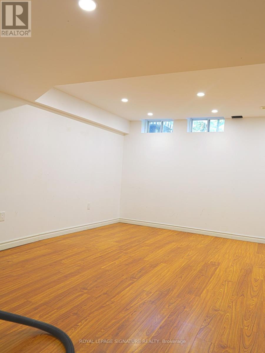 Photo 23 of 48 Billingsley Crescent, Markham ON