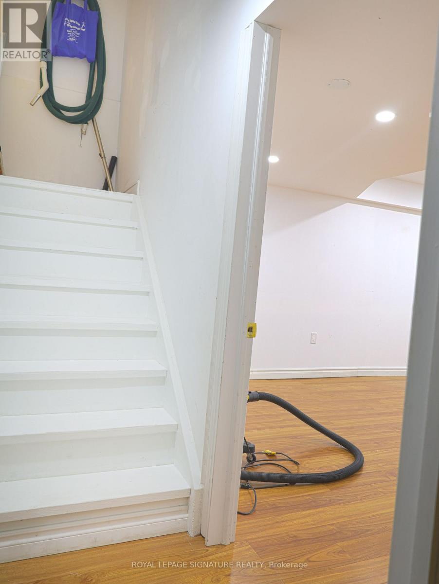 Photo 22 of 48 Billingsley Crescent, Markham ON