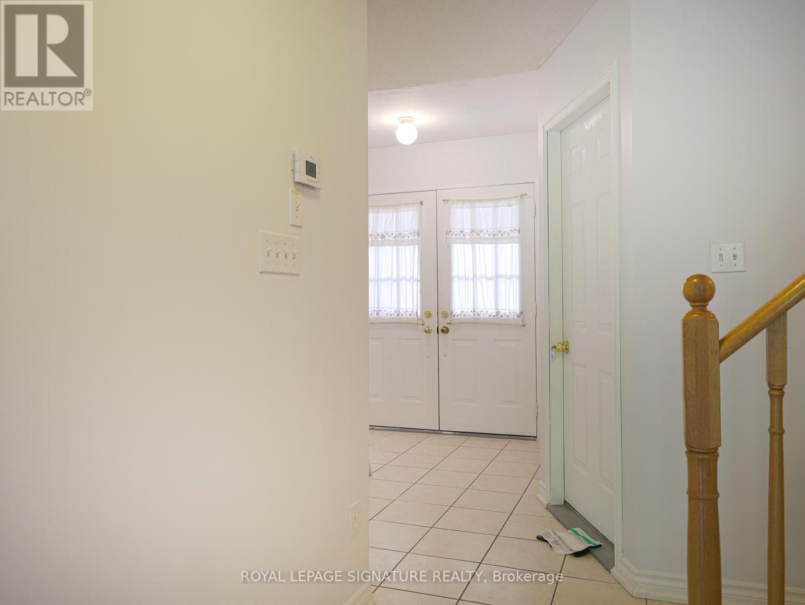 Photo 5 of 48 Billingsley Crescent, Markham ON