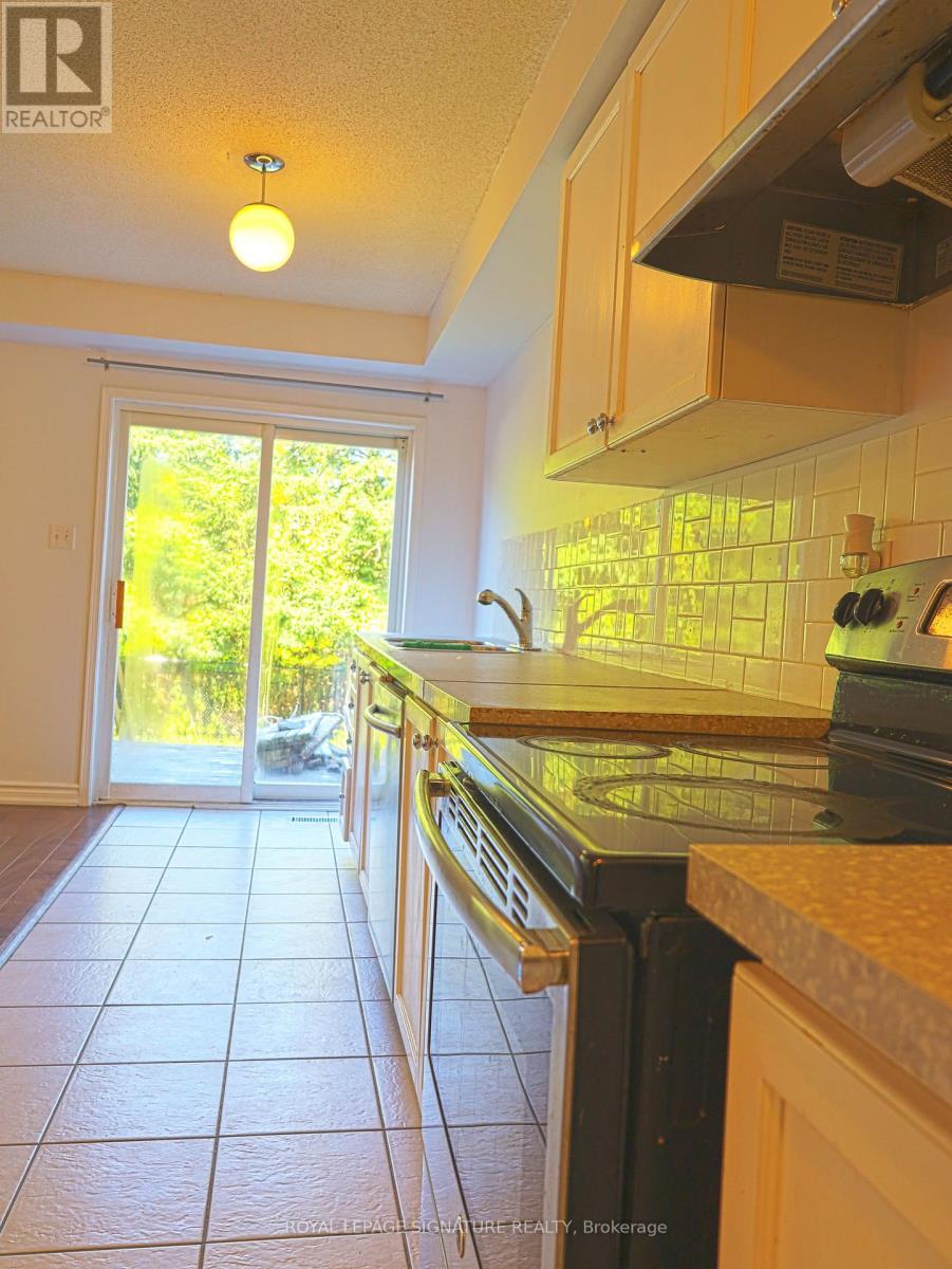 Photo 10 of 48 Billingsley Crescent, Markham ON