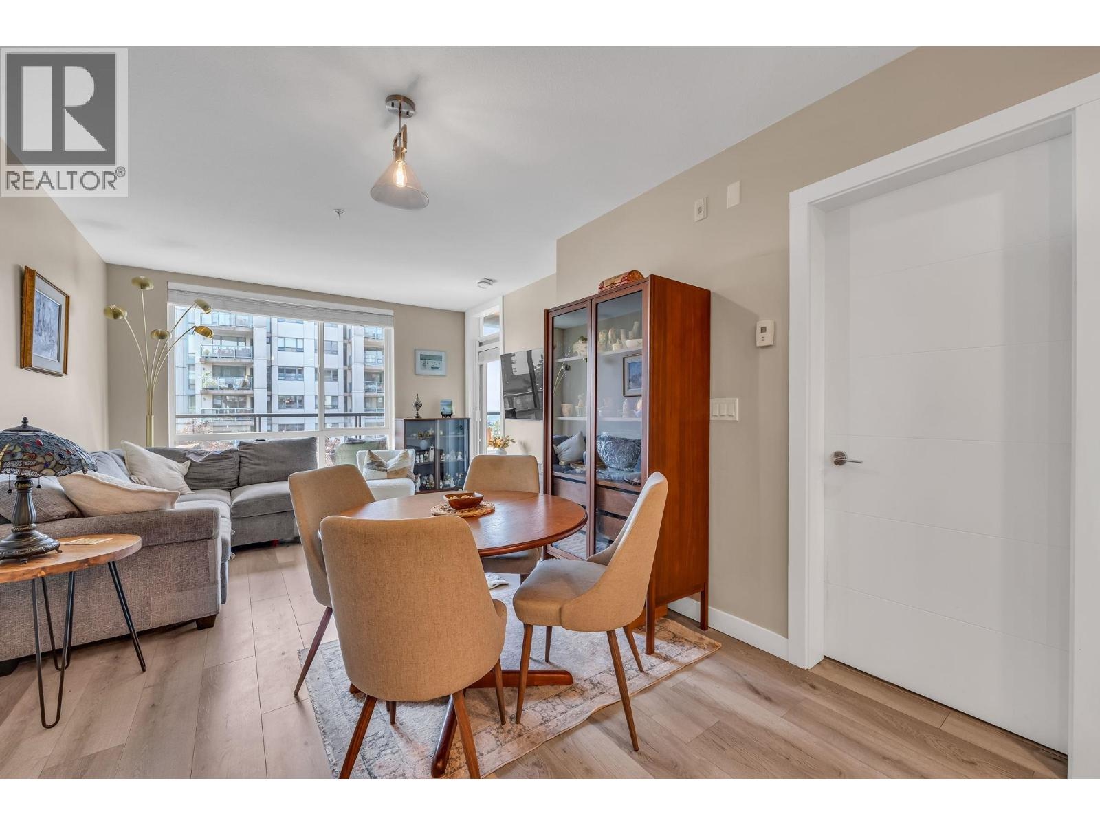 Photo 8 of 404 128 E 8th Street, North Vancouver BC
